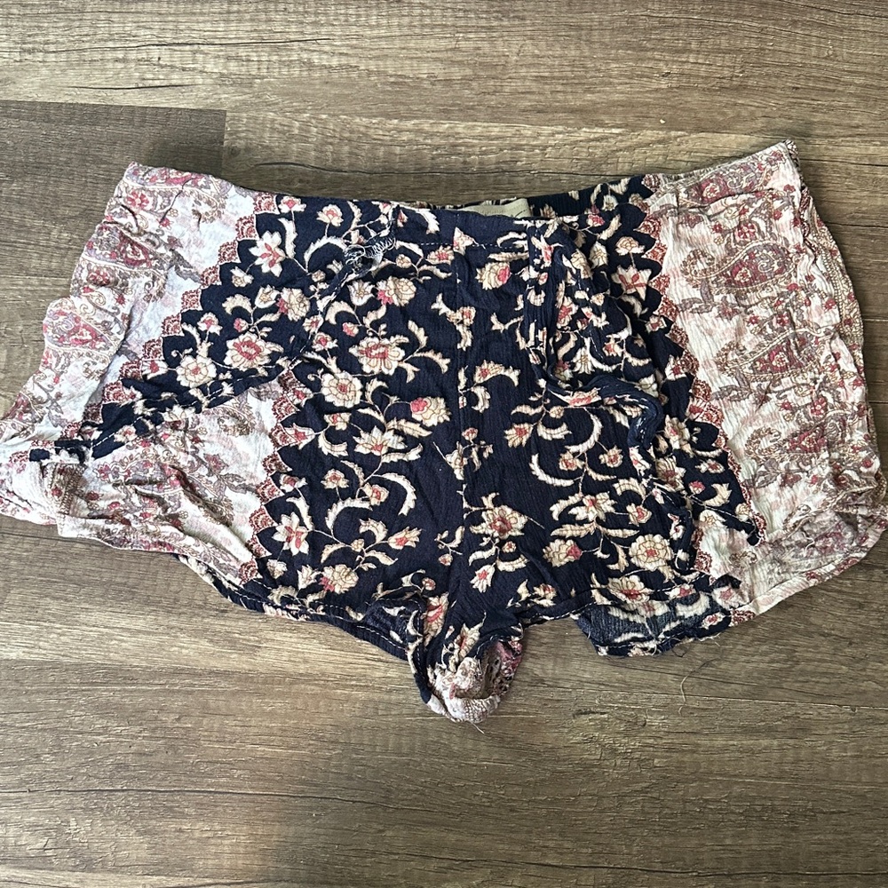 Kiss Navy Floral Shorts